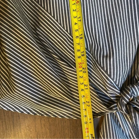 J. Jill Top Women's XS Gray White Striped Tie Front 3/4 Sleeves Casual Top - Picture 8 of 11